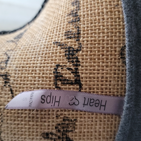 Hearts and Hips Blouse - Picture 4 of 4